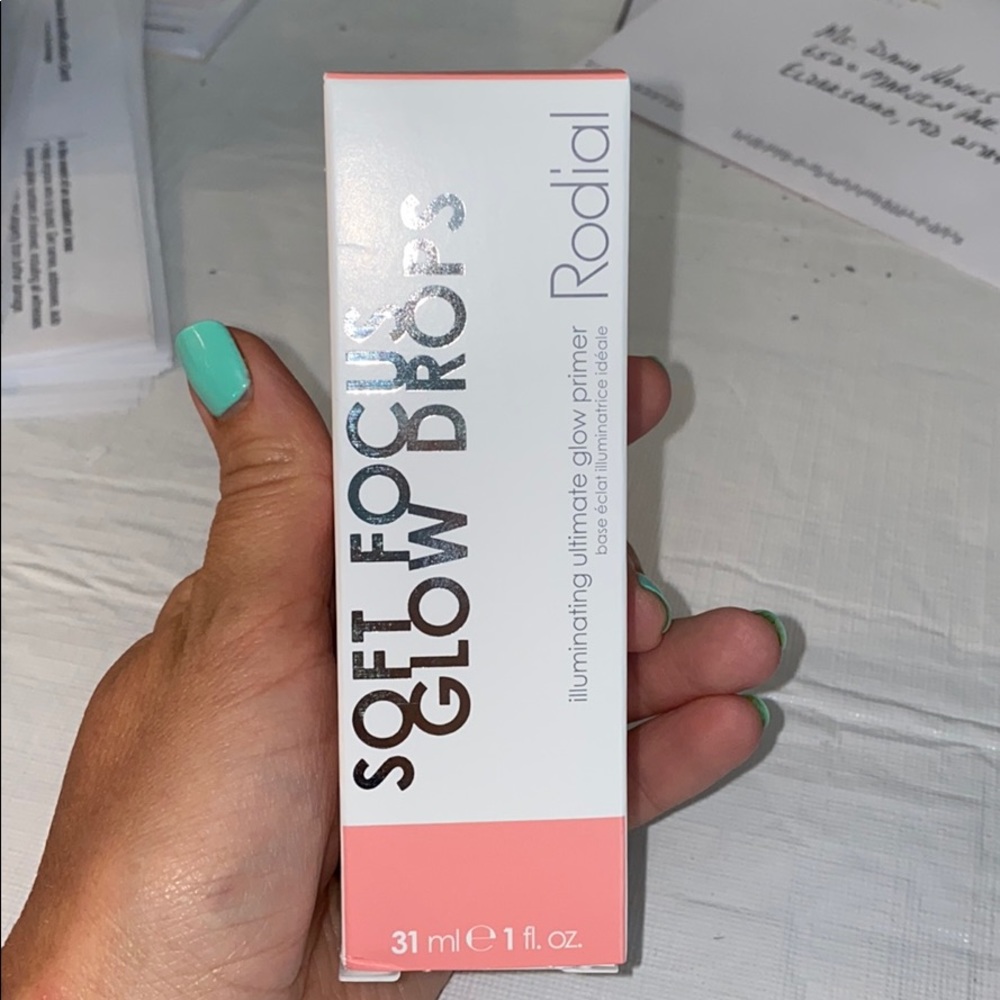 Skin care glowing primer drops
